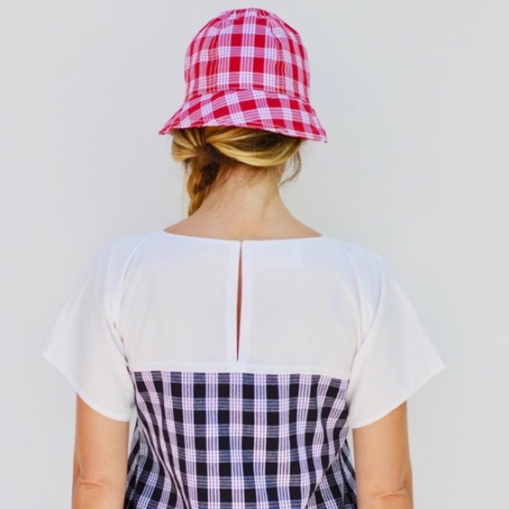 GORDON Bucket Hat in Red